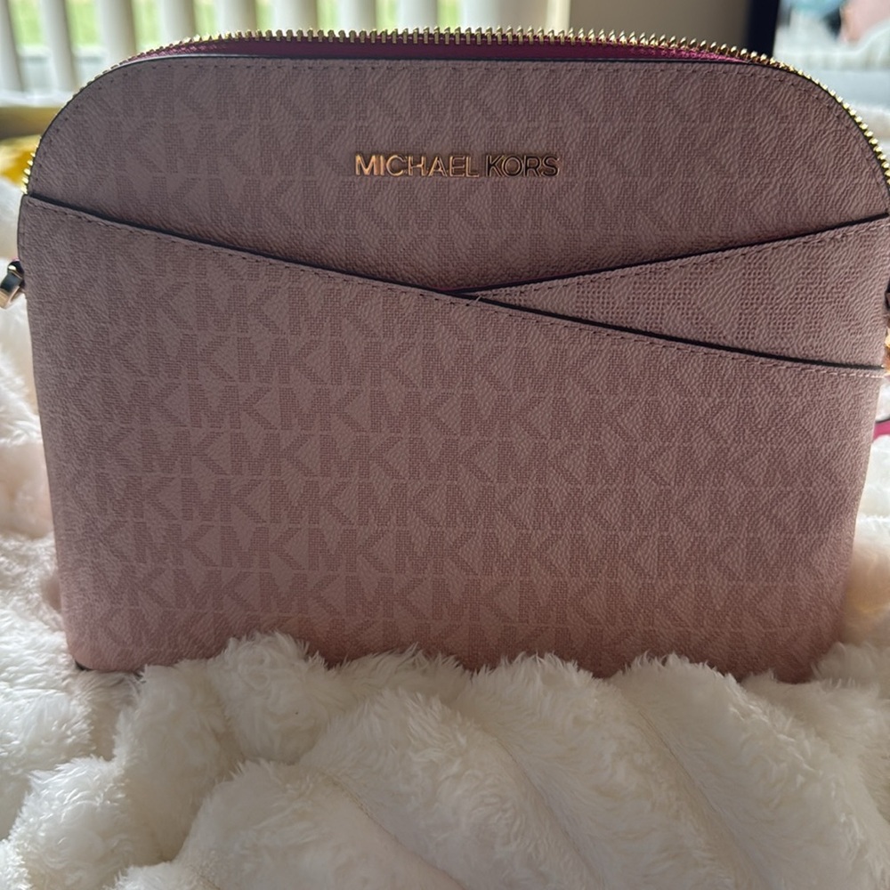 Michael Kors Blush Pink Crossbody Bag - Picture 3 of 7